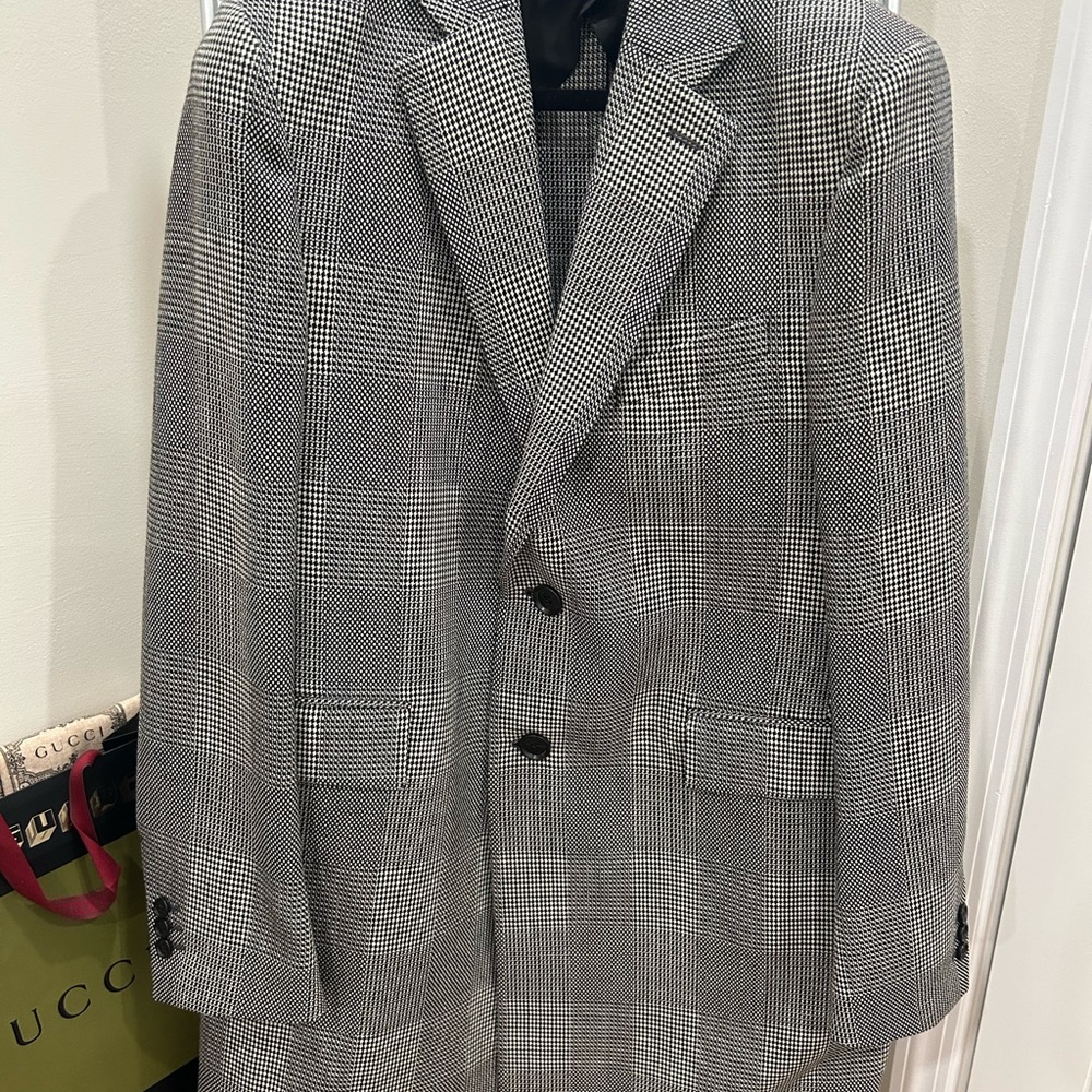 Mens Authentic Versace Coat With Tags! Size Men’s large (Euro 52)! Beautiful!